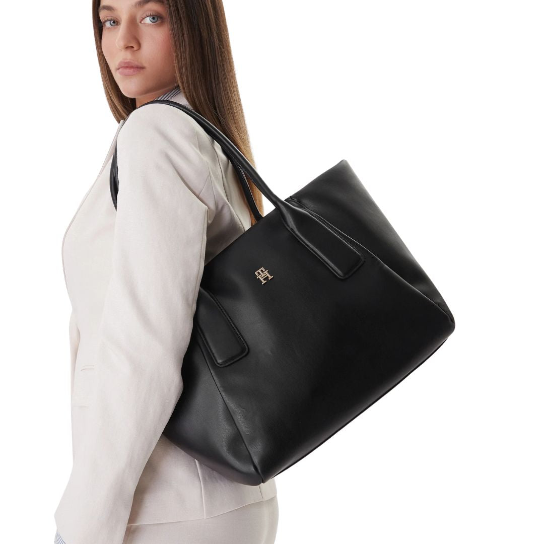 Tommy Hilfiger TOTE Válltáska Fekete